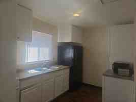 featured image of 561 E 20th St