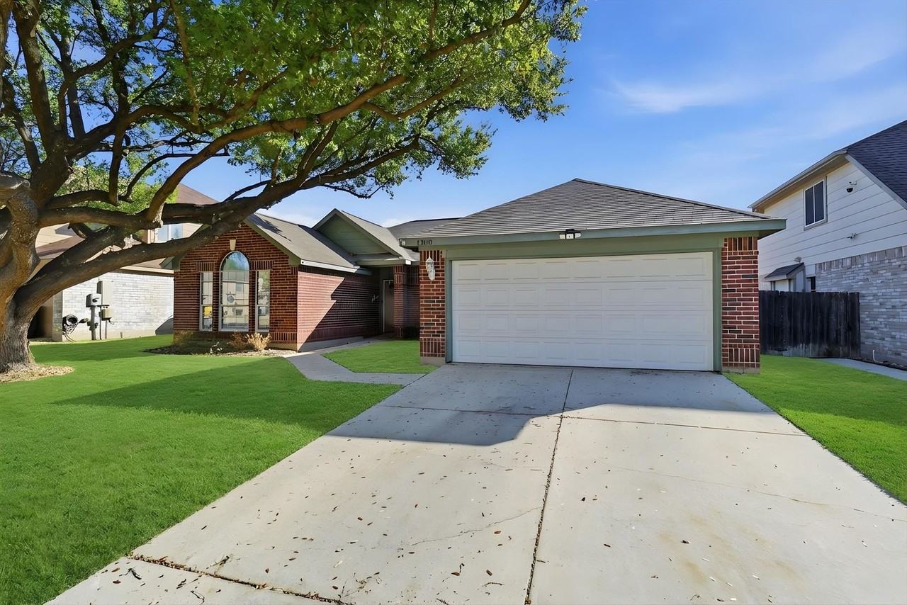 1300 Turncreek Ln - Photo 2 of 21