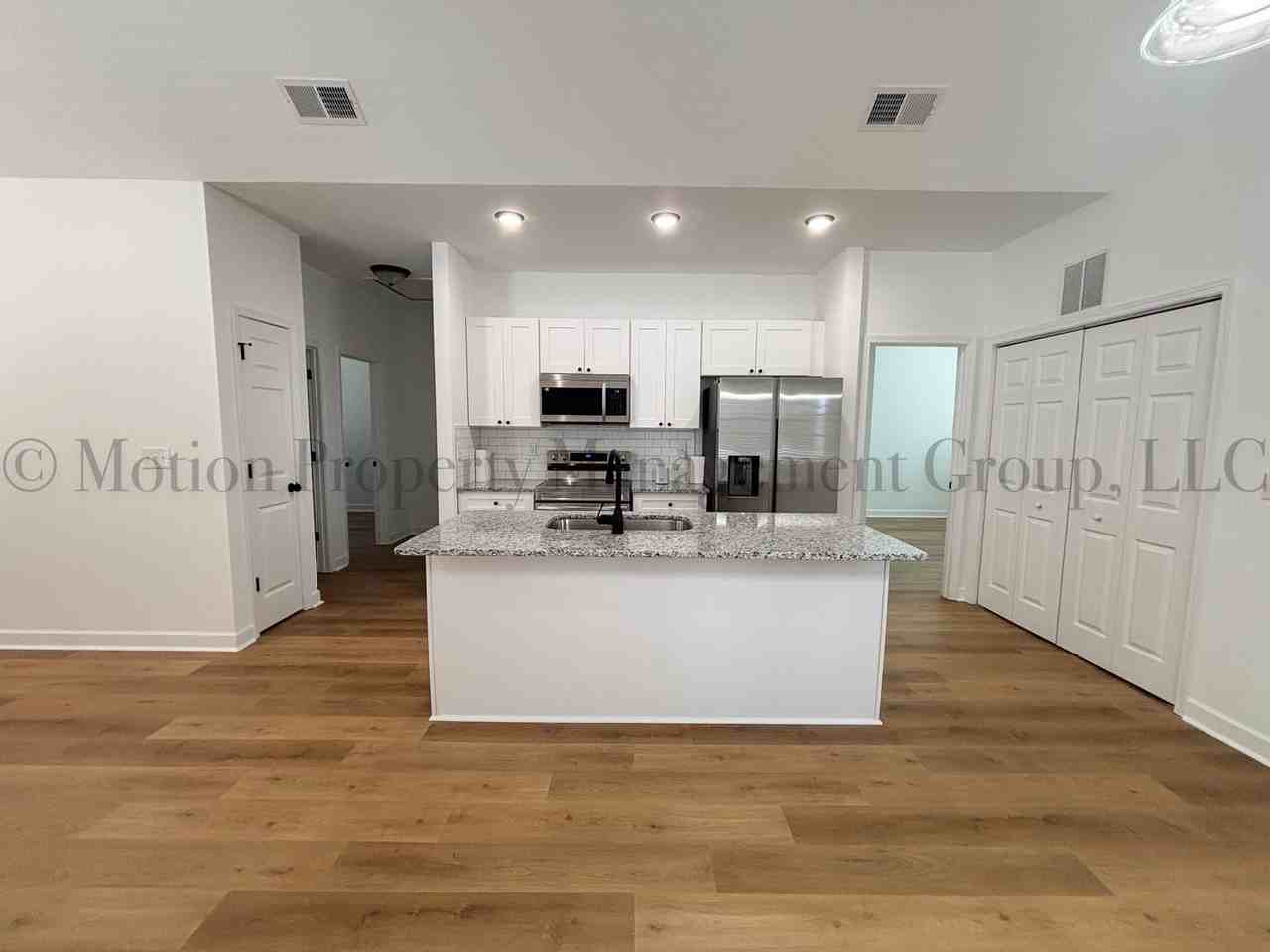 1121 Wilmington Ave - Photo 3 of 12