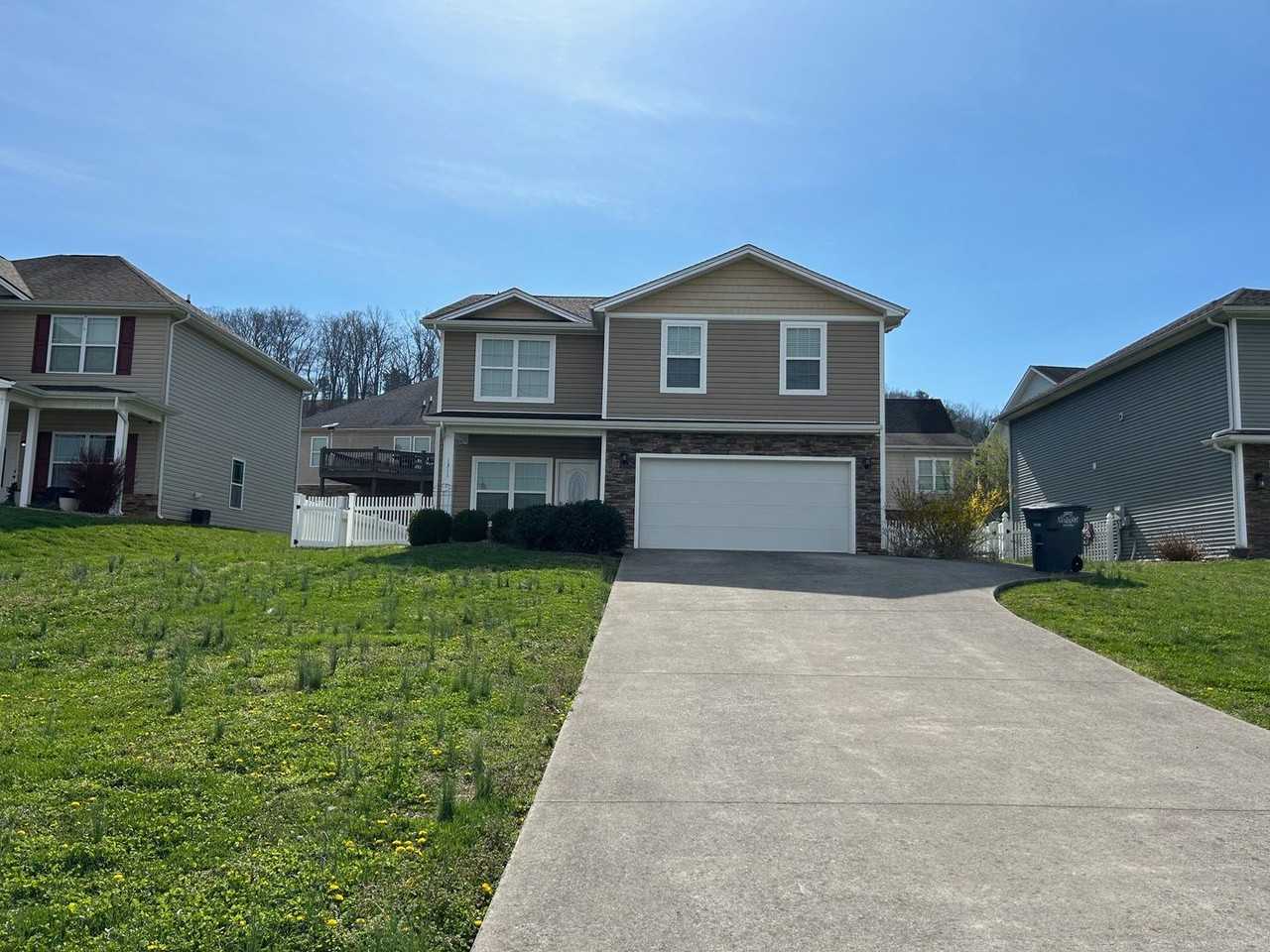 1311 Carrberry Ct - Photo 2 of 22