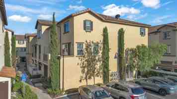 featured image of 1520 W 1st St