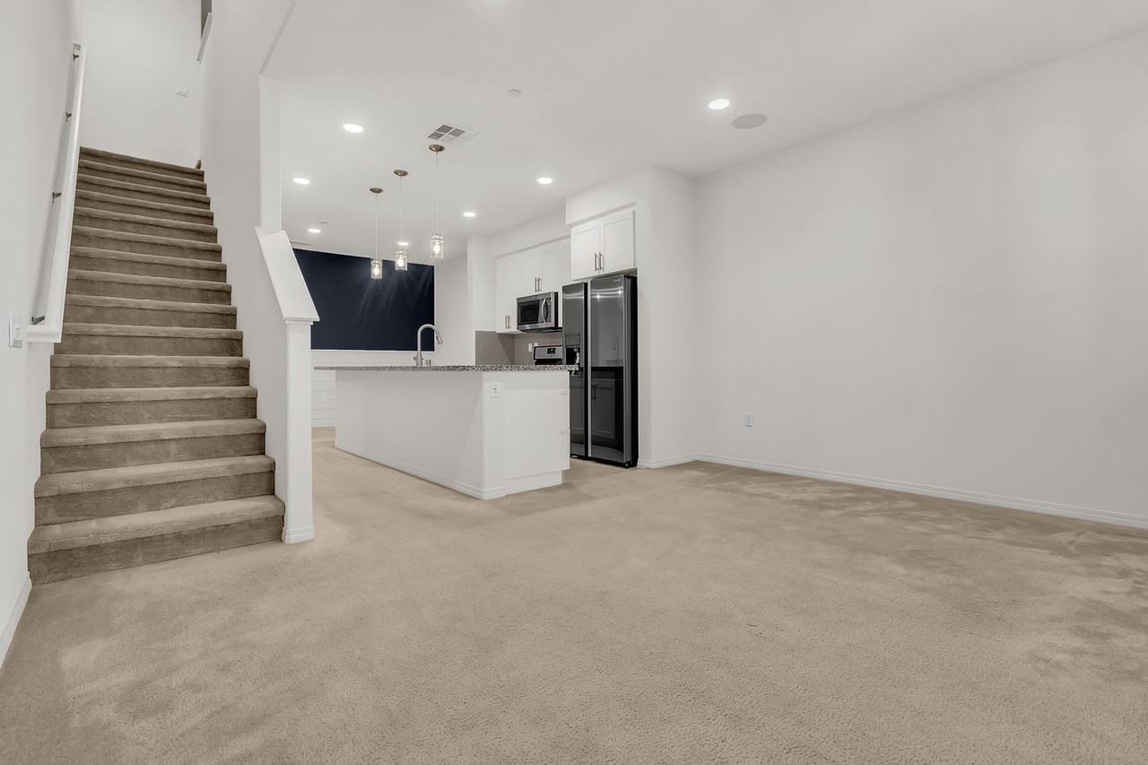 1520 W 1st St - Photo 5 of 31