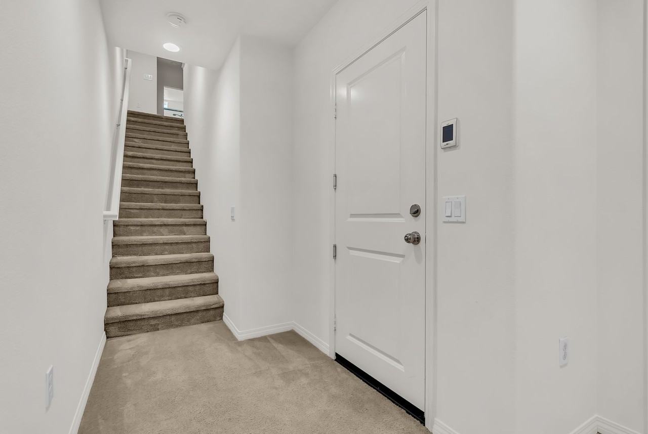 1520 W 1st St - Photo 6 of 31