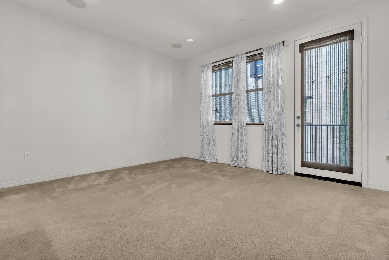 1520 W 1st St - Photo 7 of 31