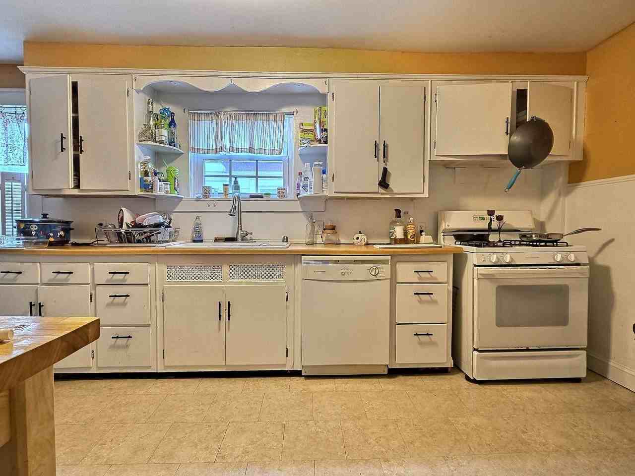 213 Foster Ave - Photo 7 of 16