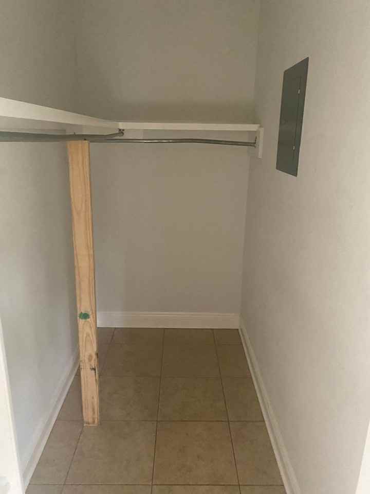 1106 York St - Photo 4 of 5