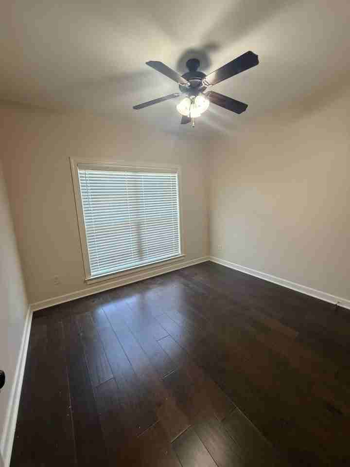 469 Madison Ave - Photo 7 of 38