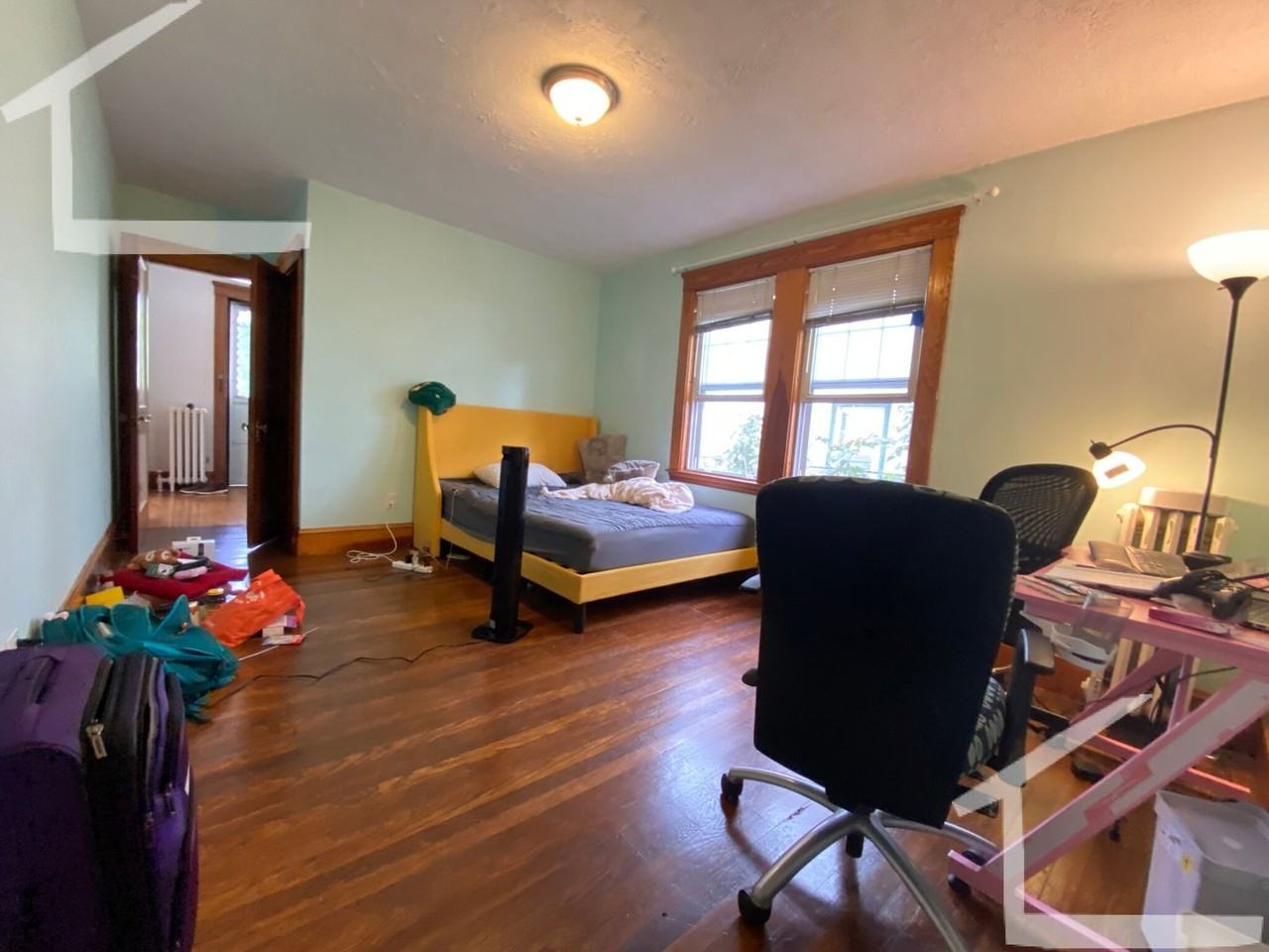 24 Lyne Rd - Photo 5 of 8