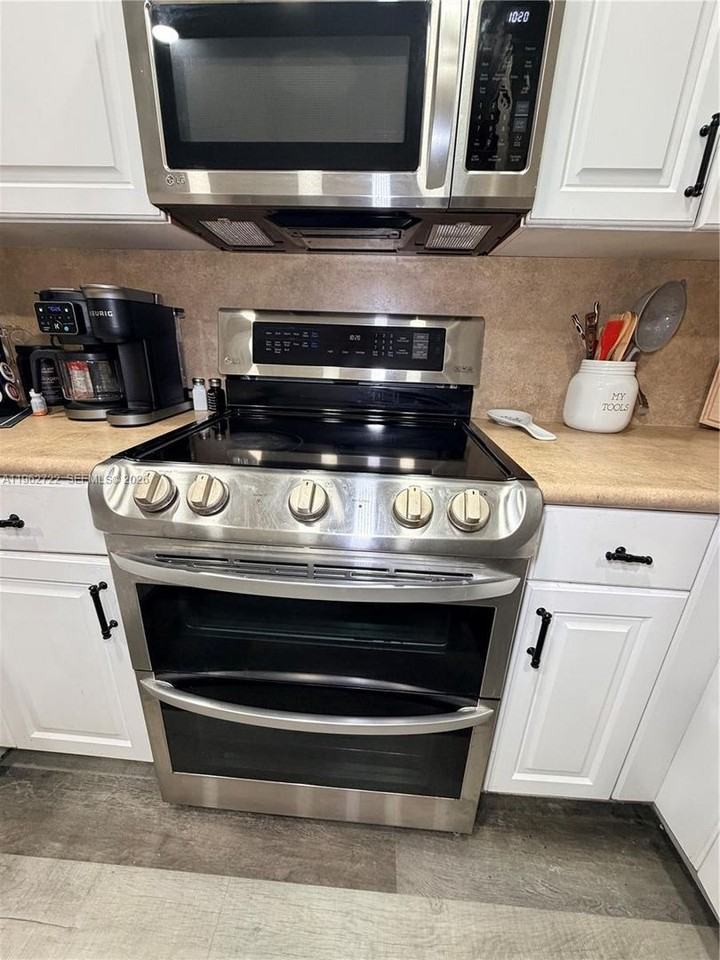 2677 Sw 83rd Ter - Photo 2 of 13
