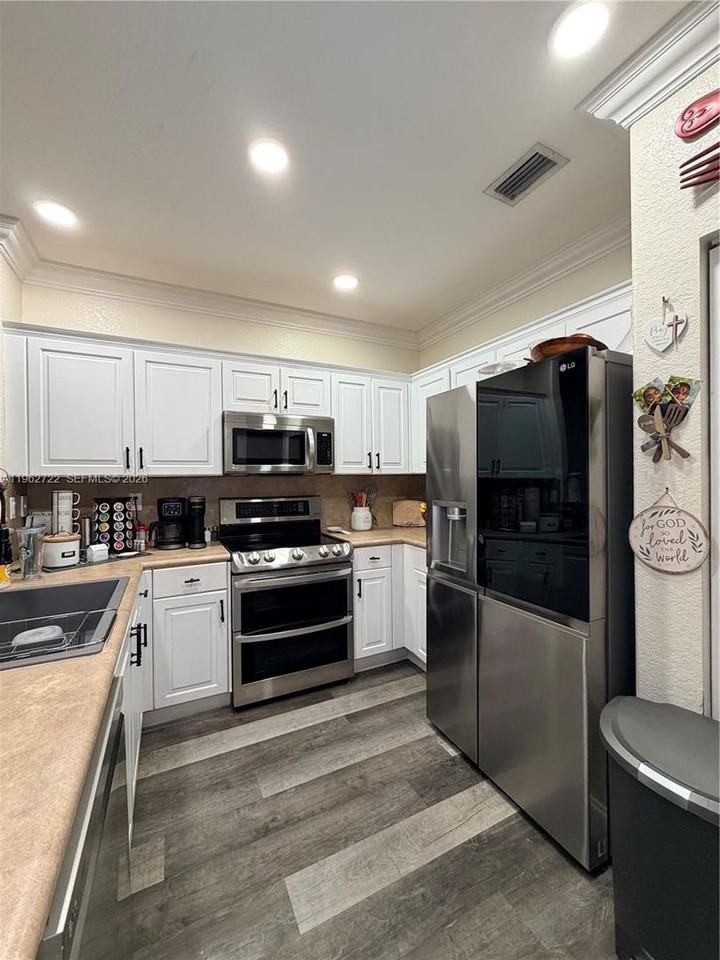 2677 Sw 83rd Ter - Photo 3 of 13