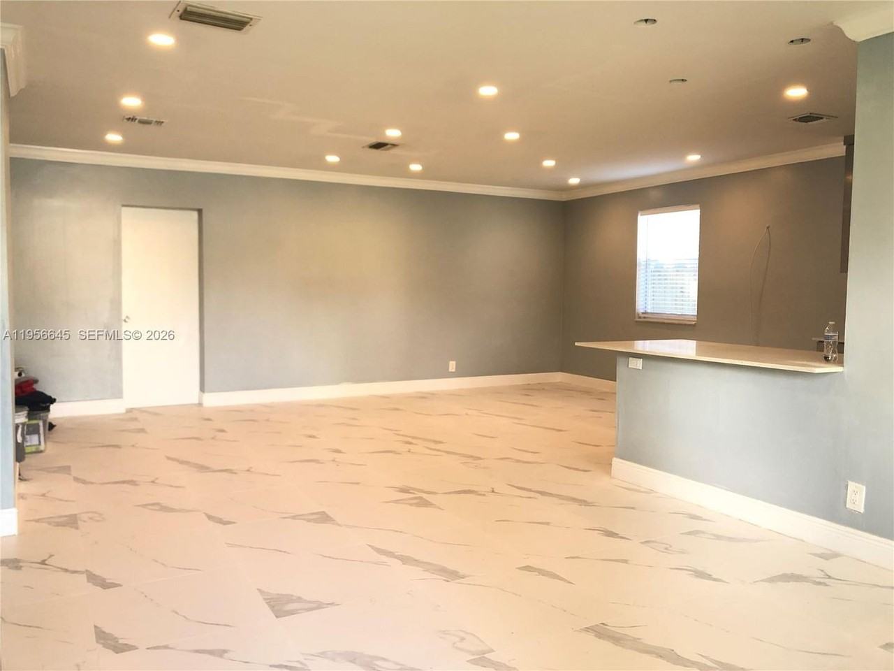 223 Sw 10th St - Photo 7 of 25