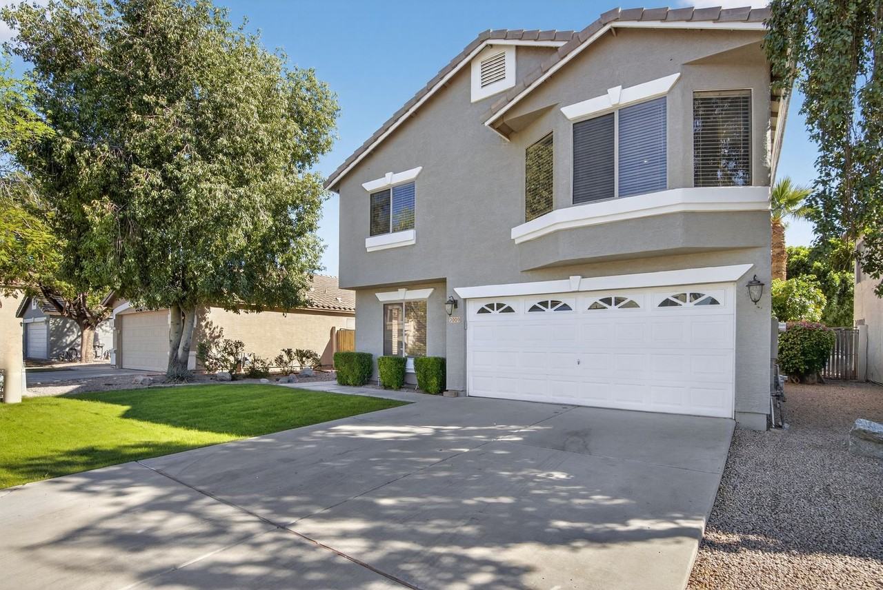 2009 E Appaloosa Rd - Photo 2 of 46