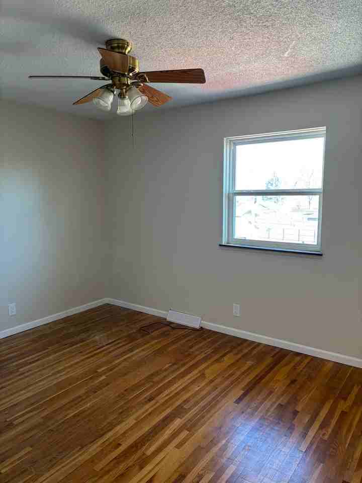 921 N 4th St - Photo 5 of 7