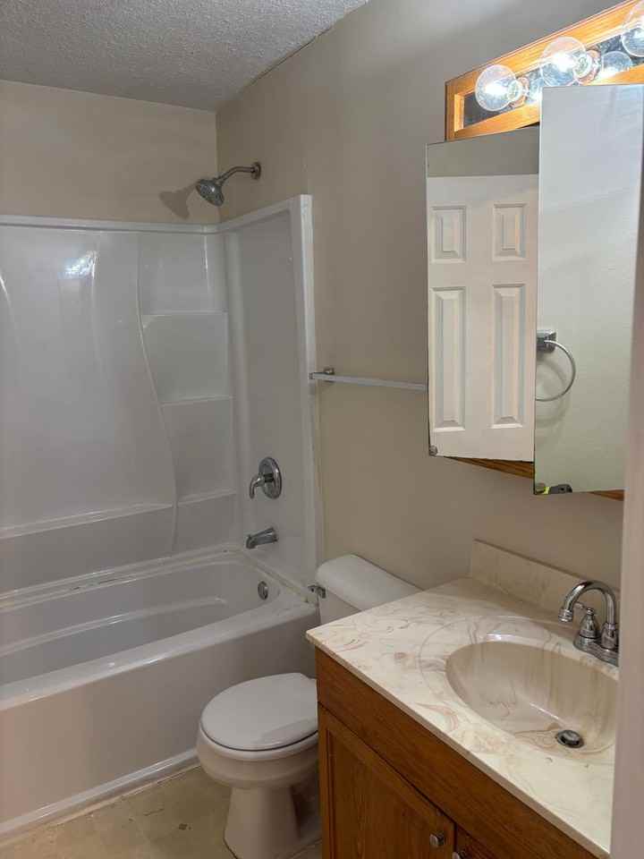 921 N 4th St - Photo 7 of 7