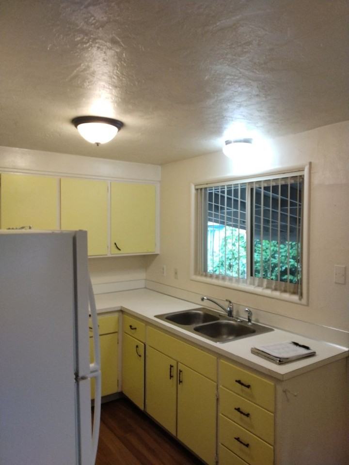 329 F St - Photo 6 of 12