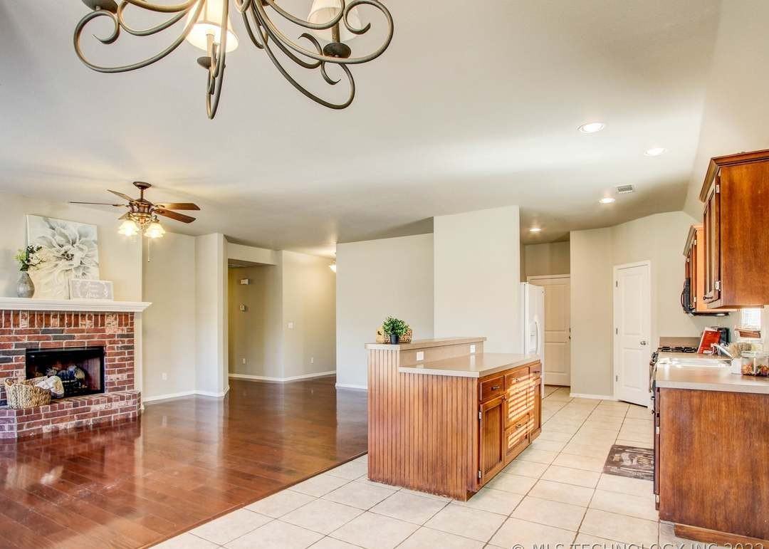 12414 S Cedar Ave #1 - Photo 6 of 20