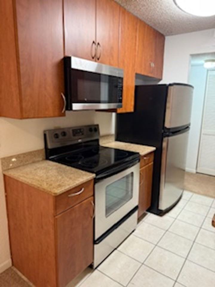 11582 Westwood Blvd - Photo 7 of 50