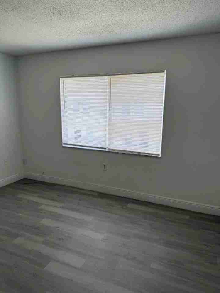 4813 S Texas Ave - Photo 3 of 50