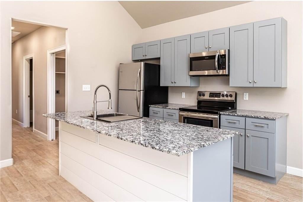 917 Valley Oaks Ln - Photo 4 of 25