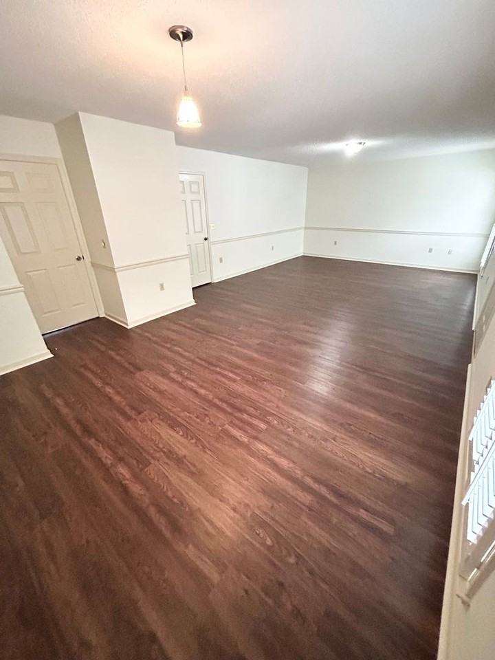 224 N Salem Ave - Photo 3 of 8