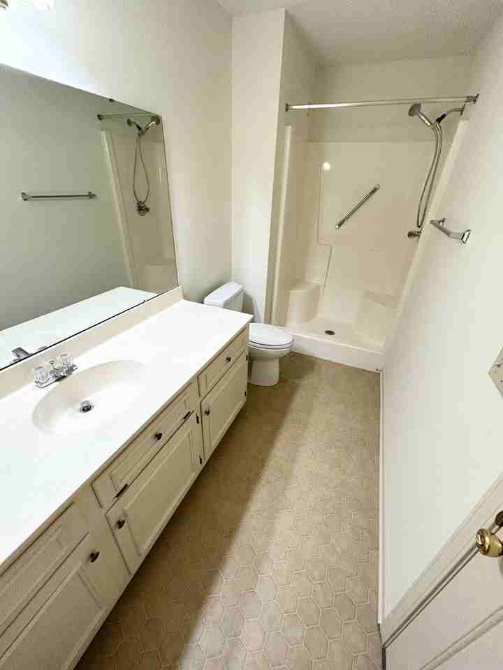 224 N Salem Ave - Photo 7 of 8