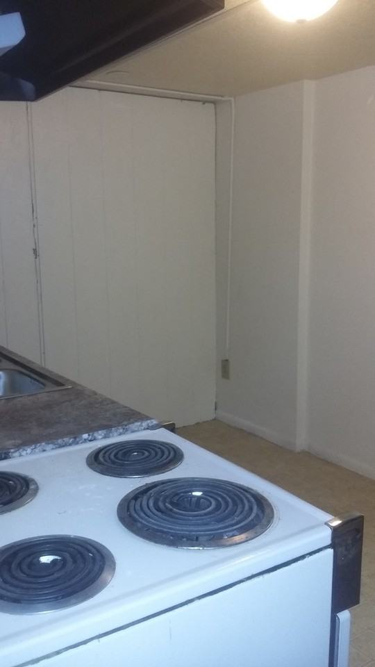 1017 4th St #C - Photo 4 of 15