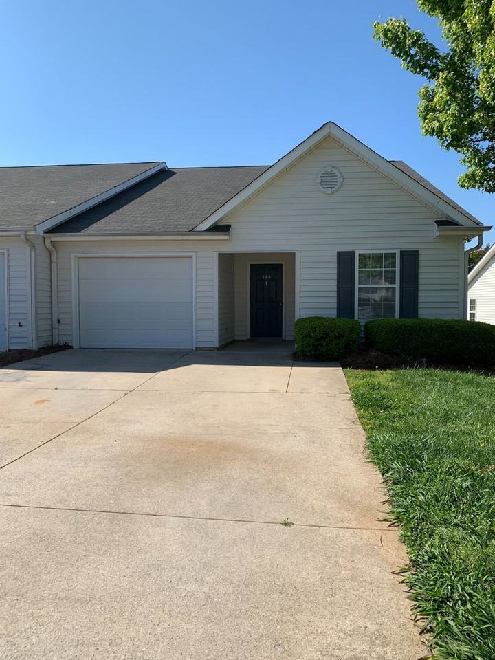 144 Springwood Ln - Photo 2 of 21