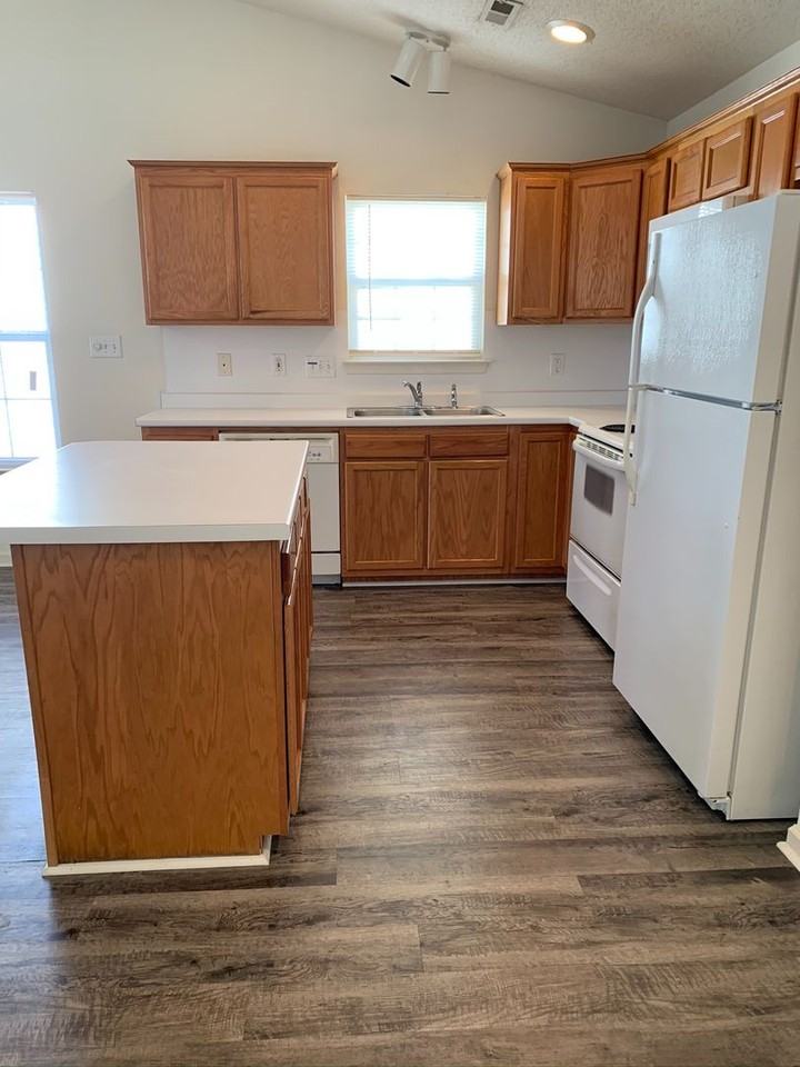 144 Springwood Ln - Photo 5 of 21