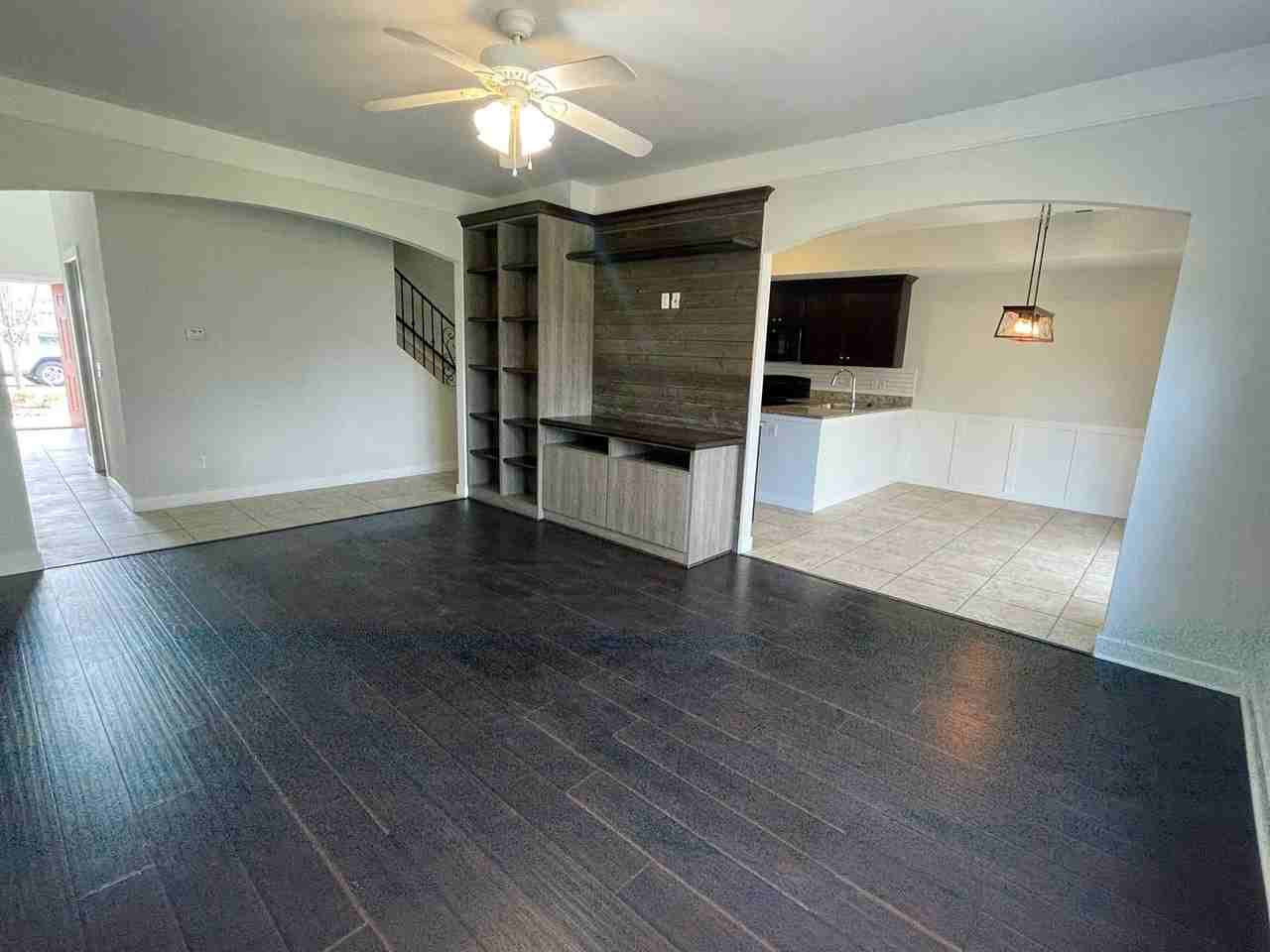 6157 Windemere Ln - Photo 4 of 32