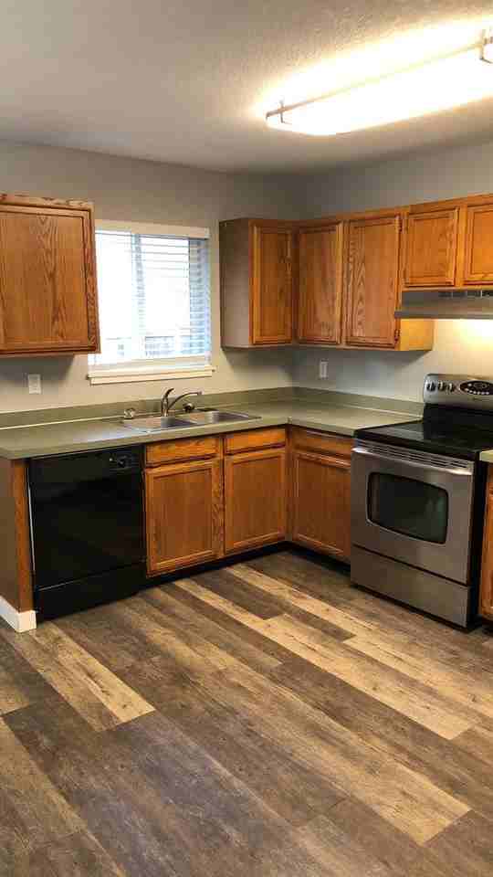 1320 Belmont Ave - Photo 3 of 7