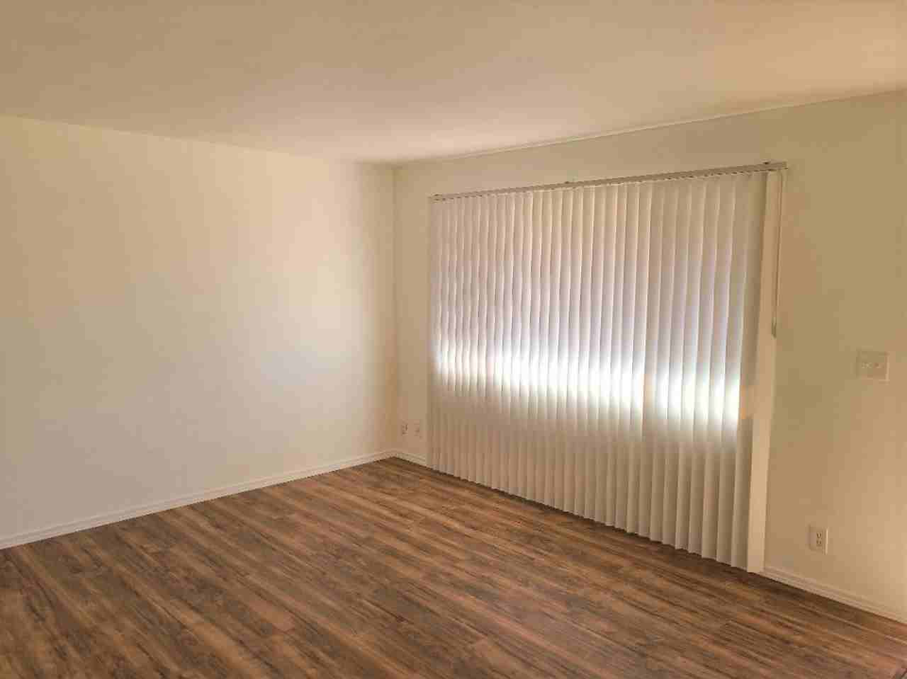 2446 E Blanche Dr - Photo 2 of 10