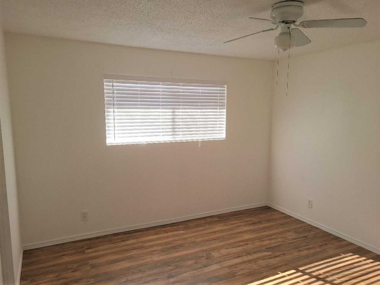 2446 E Blanche Dr - Photo 7 of 10