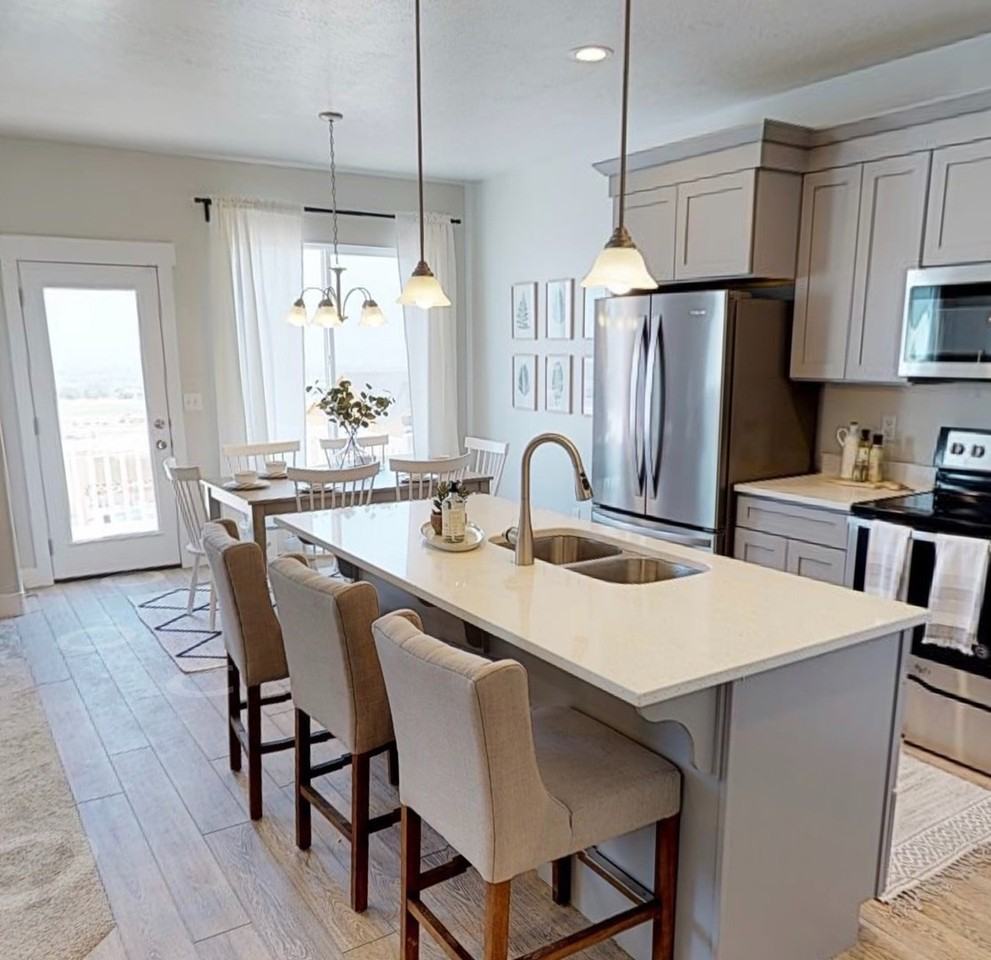 4329 W Hemsley Ln - Photo 2 of 13