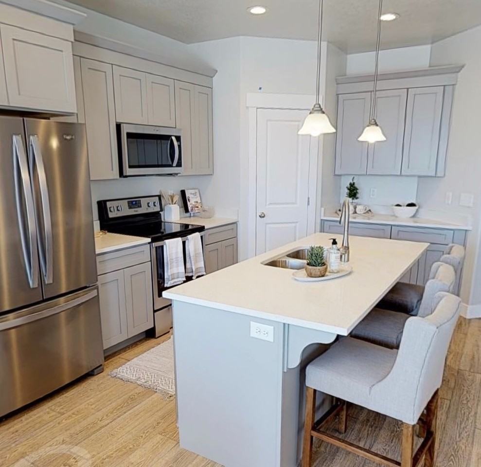 4329 W Hemsley Ln - Photo 4 of 13