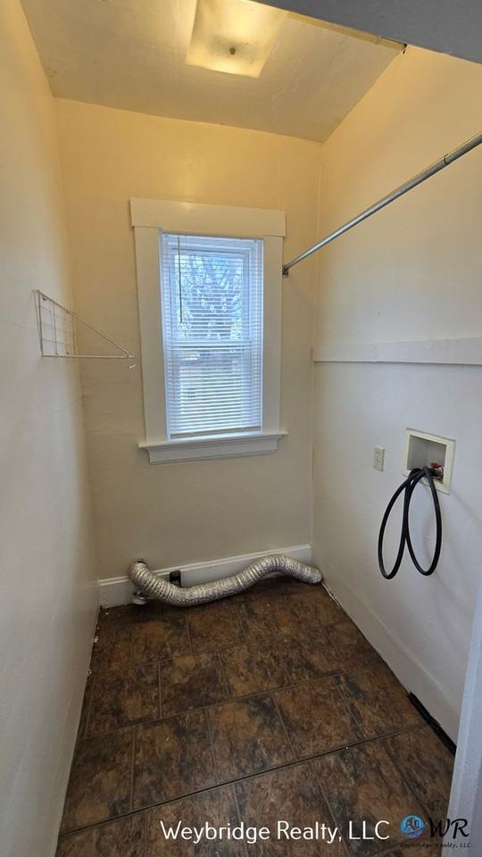 1539 Kinney Ave - Photo 6 of 14