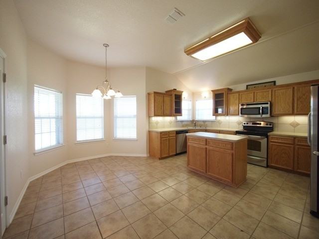 2709 Hydrangea Ave - Photo 4 of 15