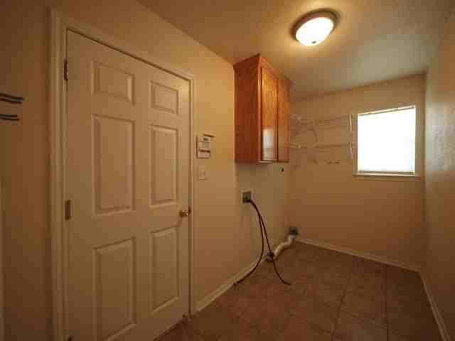 2709 Hydrangea Ave - Photo 7 of 15