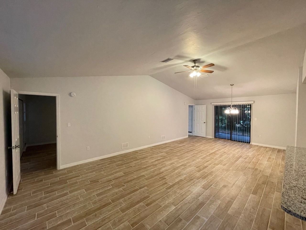 2127 Worrington St - Photo 2 of 28