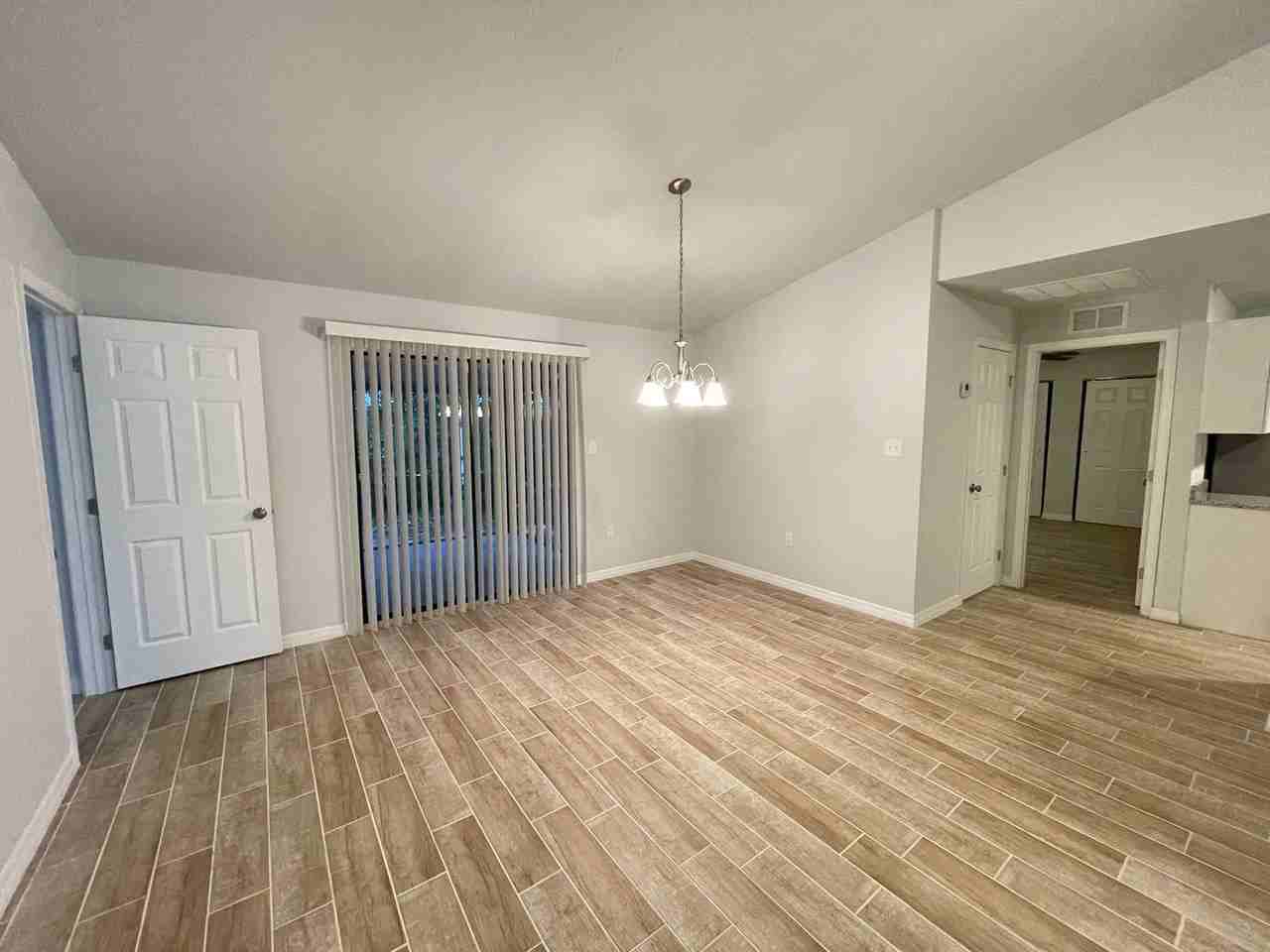 2127 Worrington St - Photo 5 of 28