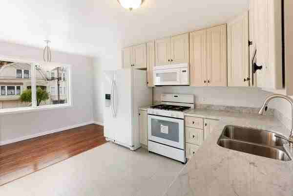 1560 Mckinnon Ave - Photo 7 of 17