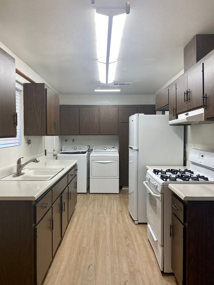 682 San Marino St - Photo 5 of 10