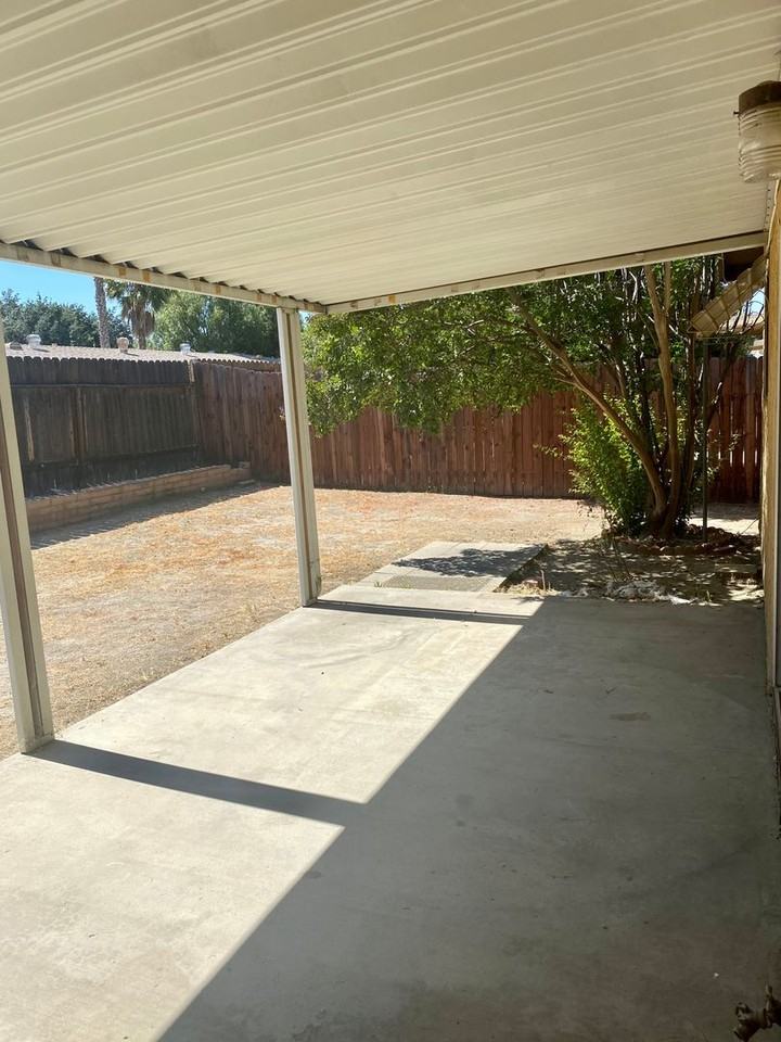 682 San Marino St - Photo 7 of 10