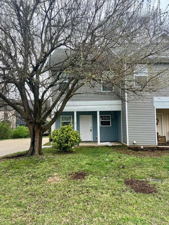 515 N Academy St - Photo 3 of 21