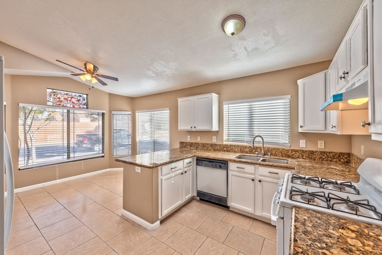 8997 Living Rose St - Photo 5 of 14