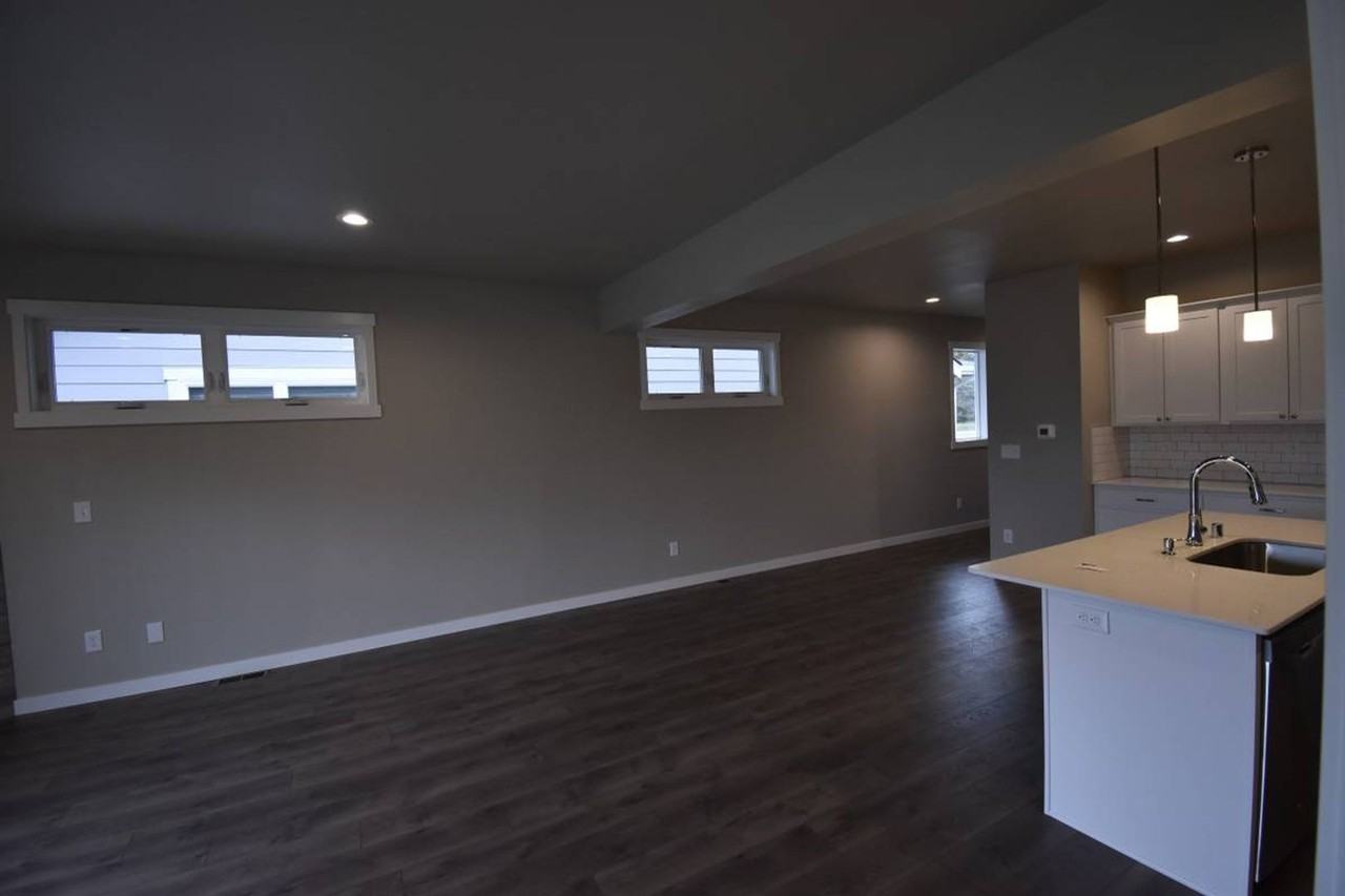 6902 Red Ridge Dr #B - Photo 5 of 38