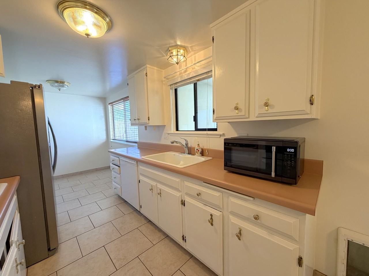 237 Amherst Pl - Photo 7 of 19