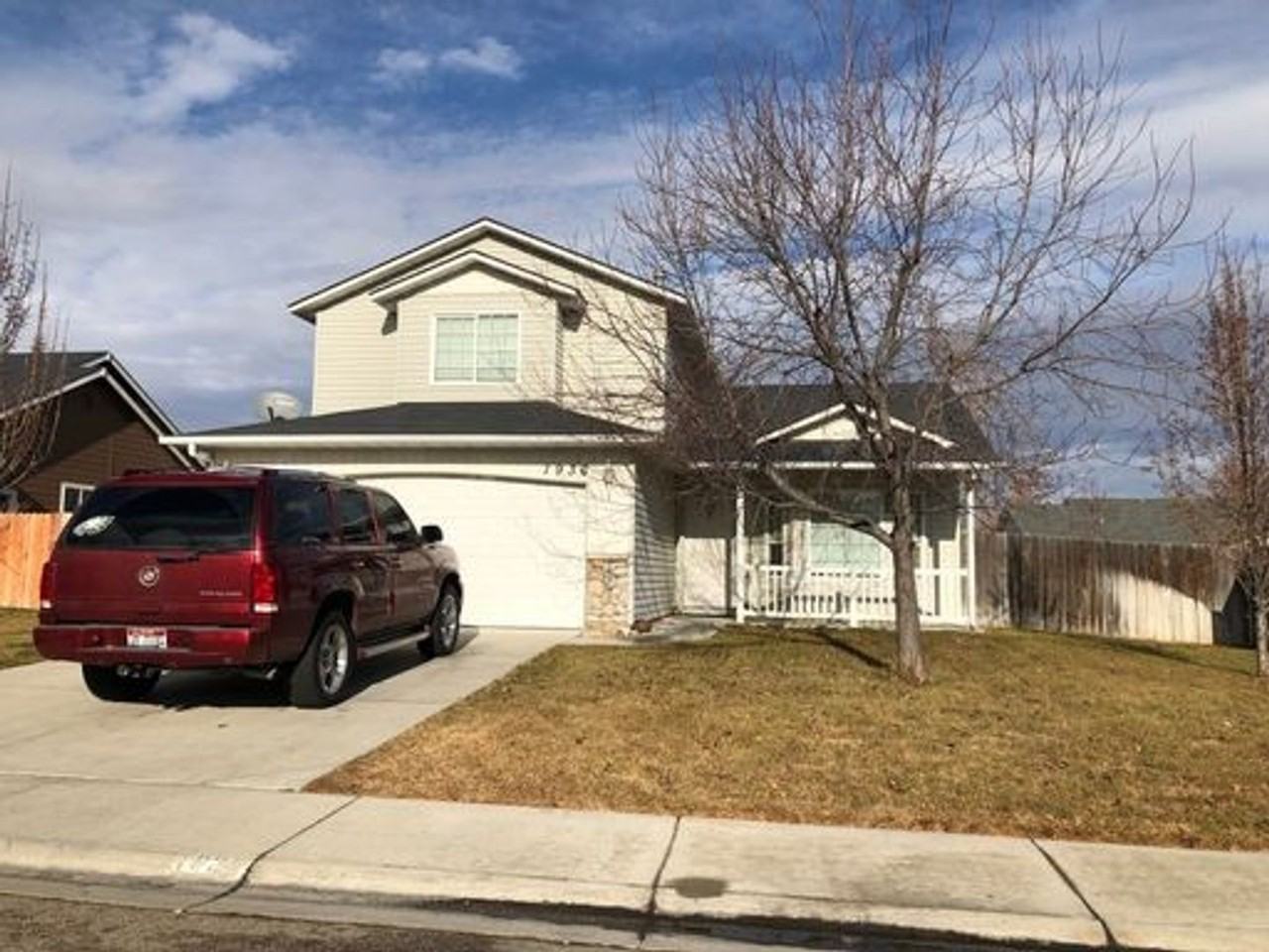 1936 W Crown Pointe Ave - Photo 2 of 8