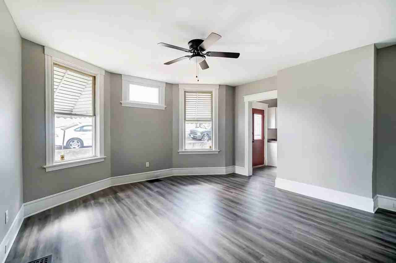 1227 Beech Ave - Photo 6 of 36