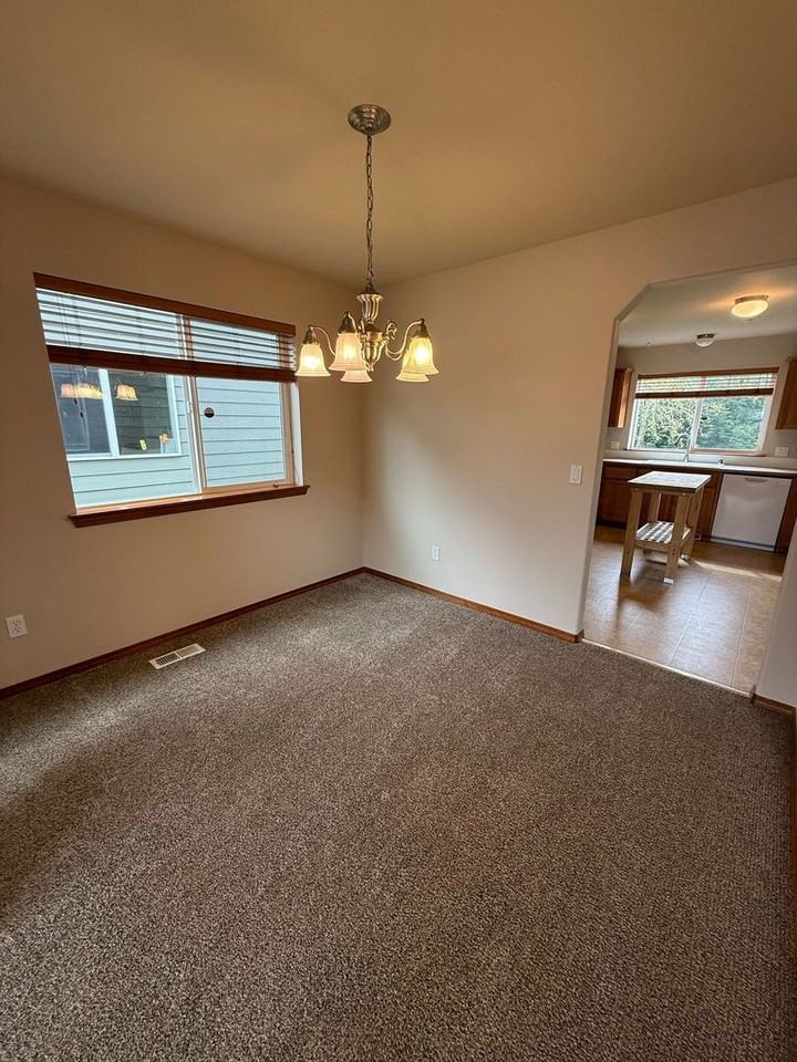 201 Robin St Sw - Photo 7 of 42