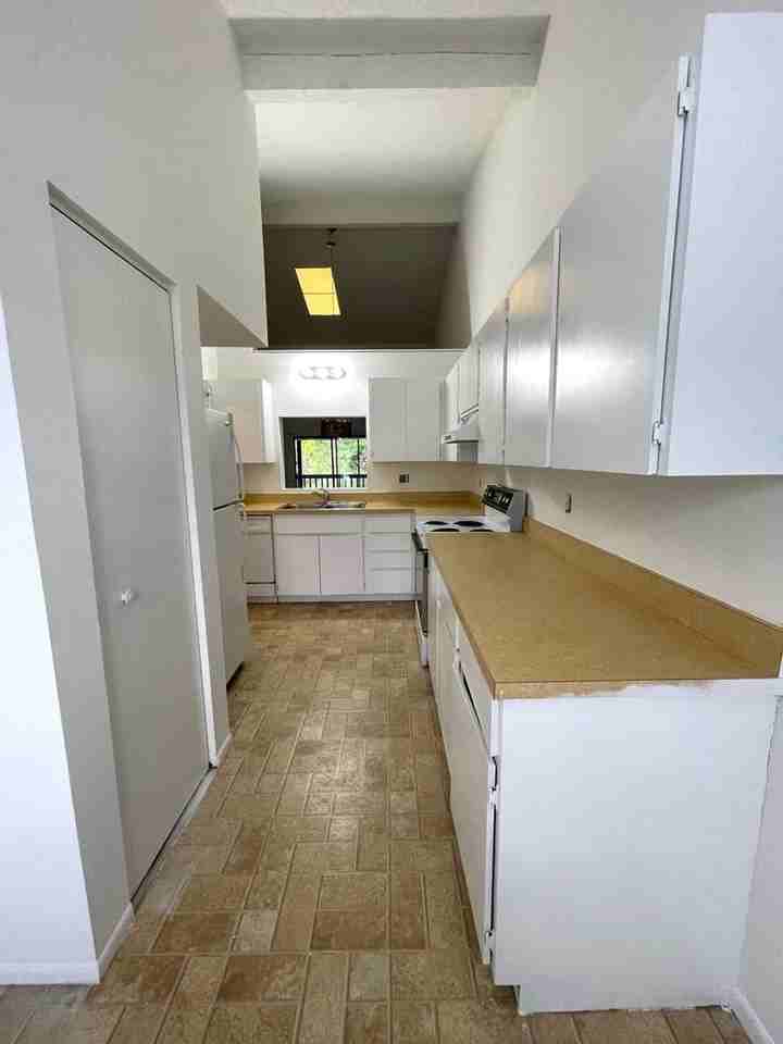 7270 Cloister Dr - Photo 3 of 20